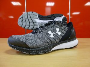 おしゃれなランニングシューズ入荷！！