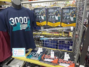 イチロー選手3000本安打記念グッズ発売中！