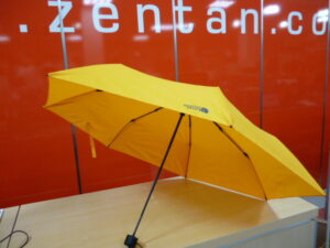 ザ・ノース・フェイスから注目の新商品！傘は一生使う時代。