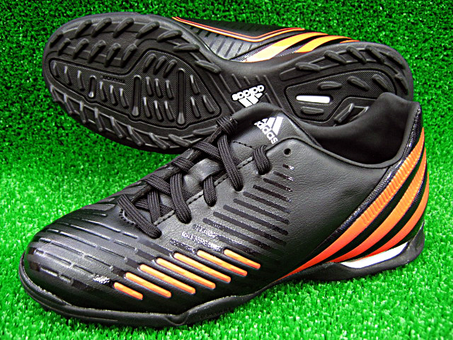 アディダスサッカースパイク 『プレデター』シリーズ
